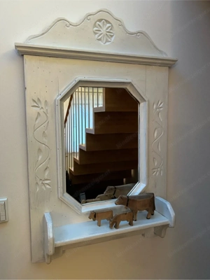 Dekorativer Vogelauer Bauernspiegel