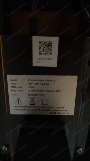 Elektrischer Stehschreibtisch mit Massivholzplatte (Akazie) + Bürostuhl Bild 5