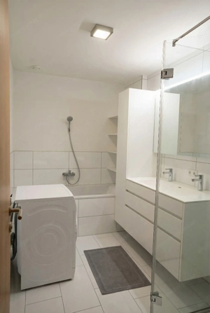 Modernes Wohnen in Egg: Großzügige Wohnung mit beeindruckender 33m  Terrasse Bild 5