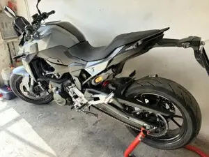 BMW F900R Neuwertig Bild 3