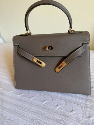 Handtasche echt Leder   100,00