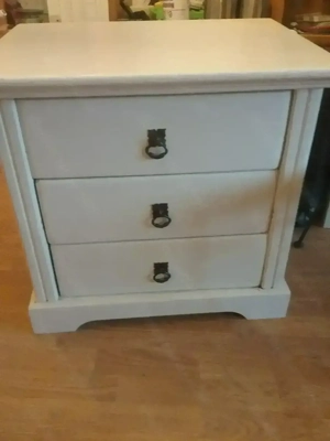 Weißes Schränkchen Bild 2