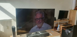 Phillips AMBITLIGHT 58 Zoll (146 cm) 4K Ultra HD LED mit einer Auflösung von 3840 x 2160 Pixeln Bild 2