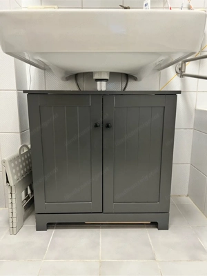 Waschbeckenunterschrank Bild 2