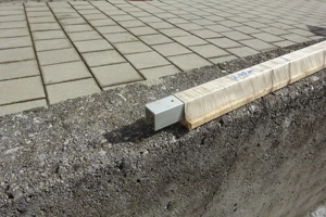 Schiebetürschieneführung 2,4m lang Bild 3