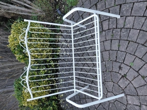 Alte Gartenmöbel aus Eisen Bild 2