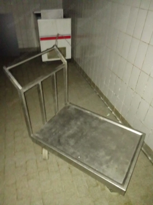 Edelstahlwagen mit 4 Rädern Bild 2
