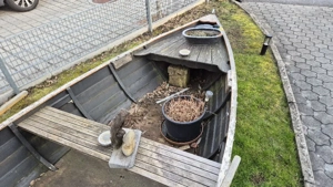 Gartendekoration Holzboot Blumenkiste Bild 4