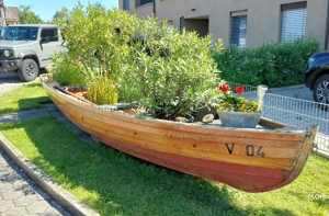 Gartendekoration Holzboot Blumenkiste Bild 3