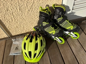 Rollerblades und Helm Bild 2