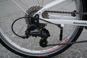 Kinderfahrrad Woom 4 Violett mit Seitenständer und Schutzblechen Bild 8