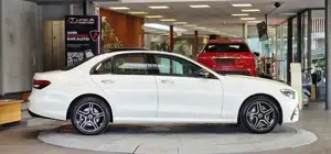 Mercedes-Benz E 300 Bild 5