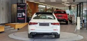 Mercedes-Benz E 300 Bild 8