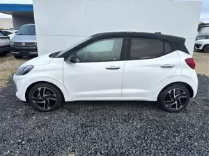 Hyundai i10 PREMIUM AUT SHZ SMART KEY KLIMAAUTOMATIK AMBIEN... Bild 3