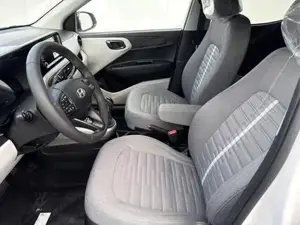 Hyundai i10 PREMIUM AUT SHZ SMART KEY KLIMAAUTOMATIK AMBIEN... Bild 8