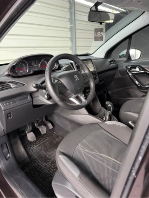 Peugeot 208 Active 1,2 VTI 82 Bild 7