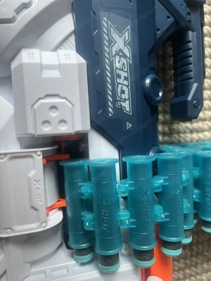 X-Shot Excel Crusher Schaumstoffdart-Blaster (35-Kapazität-Dartgürtel) Bild 3