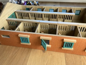 Kinder Pferdestall mit 9 Boxen  Bild 2