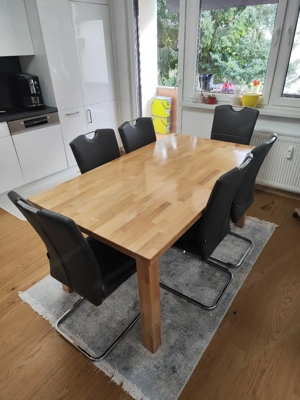 Tisch und Stühle  Bild 3