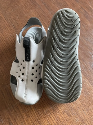 Nike Sandalen für Kinder grau, Gr. 29,5 Bild 3