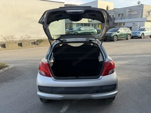 Peugeot 207 Ö3-Edition 1,4 aus zweiter Hand 2010 Bild 7