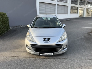Peugeot 207 Ö3-Edition 1,4 aus zweiter Hand 2010 Bild 2