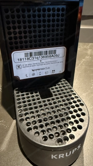 Nespresso Kapselmaschine Essenza Mini Bild 2