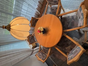 Esstisch aus massiver Fichte Bild 3