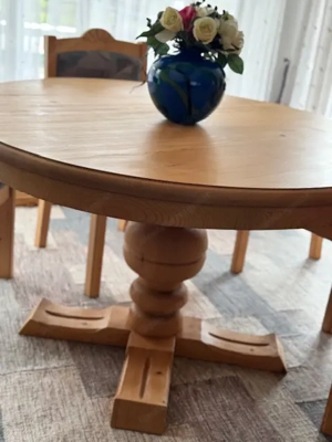 Esstisch aus massiver Fichte Bild 4