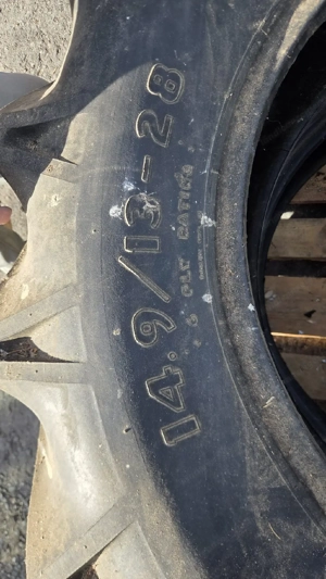 2 Traktorreifen Bild 2