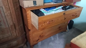 2 hist. Bauern-Kommoden zu verkaufen Bild 2