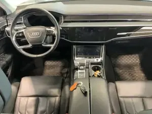 Audi A8 Bild 10
