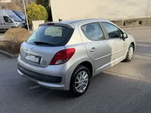 Peugeot 207 Bild 6