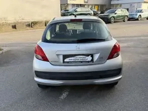 Peugeot 207 Bild 3