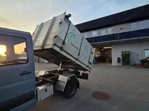 Mercedes AluKipper 3,5t AHK Bild 7