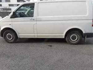 Volkswagen T5 Transporter Allrad, AHK, Klima, 8fach bereift Bild 10