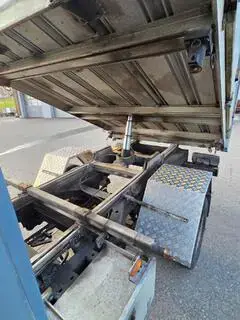 Mercedes AluKipper 3,5t AHK Bild 9