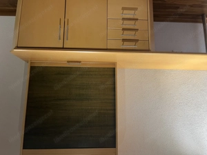 Gut erhaltener Kleiderschrank und Schreibtisch mit Rollkasten - gratis  Bild 2