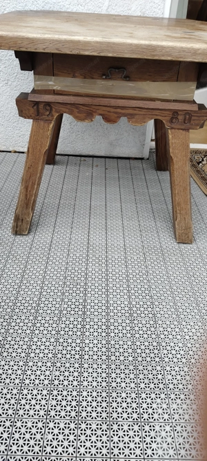 Vollholz Tisch mit stuehlen