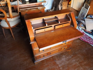 Biedermeier-Stilmöbel aus Vollholz - Esstisch ausziehbar mit 6 Stühlen Bild 6