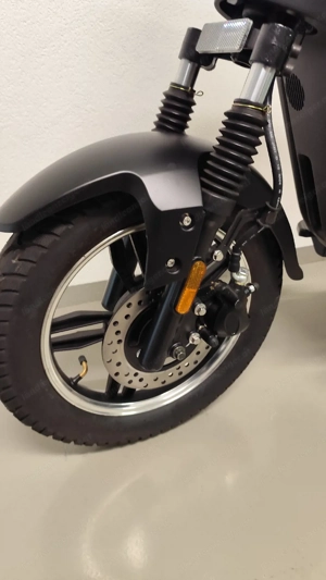 Elektro Roller Bild 3