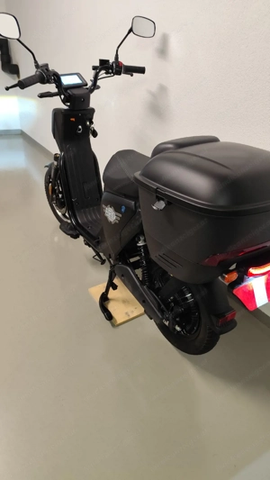 Elektro Roller Bild 4