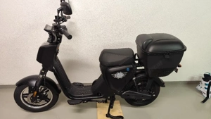 Elektro Roller Bild 2