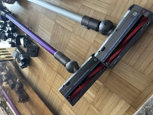 Dyson Staubsauger 3 Stück mit vielen Zubehörteilen!!! Bild 5