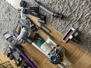 Dyson Staubsauger 3 Stück mit vielen Zubehörteilen!!! Bild 4