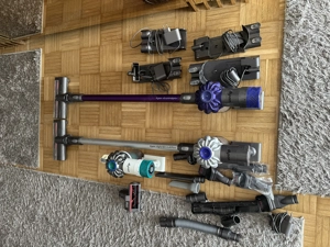 Dyson Staubsauger 3 Stück mit vielen Zubehörteilen!!! Bild 3