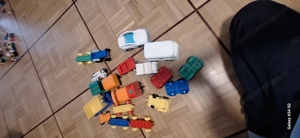 Große Duplo Legokiste mit Gleisen, vielen Tieren, Figuren, Autos und Zug.  Bild 3