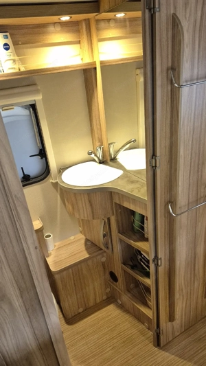 Eriba Feeling 425 voll ausgestattet Bild 4