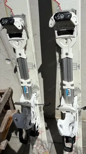 Tourenski Dynastar mit Rahmenbindung  Bild 3