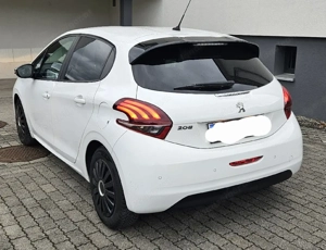 Peugeot 1.2 Signature Bild 3